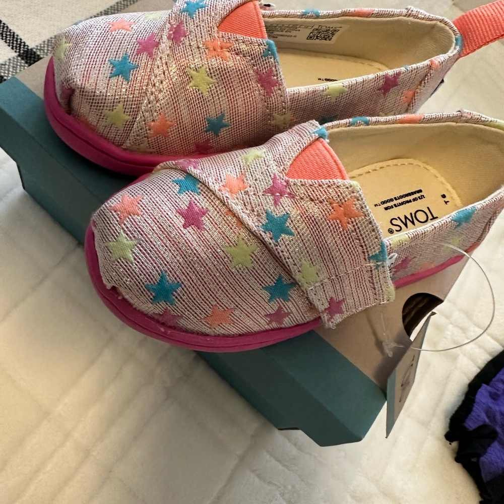 Toms toddler shoes T6